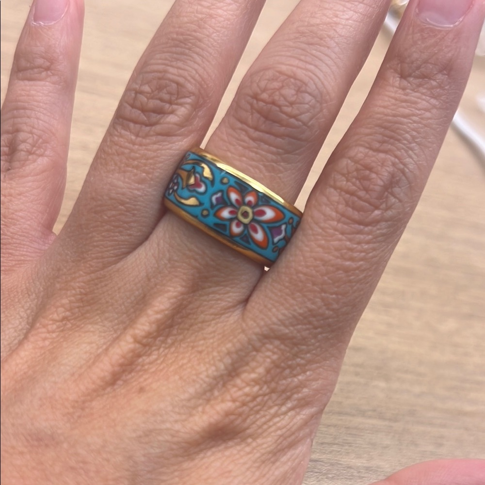 Floral Porecelain Ring with Gold Accents